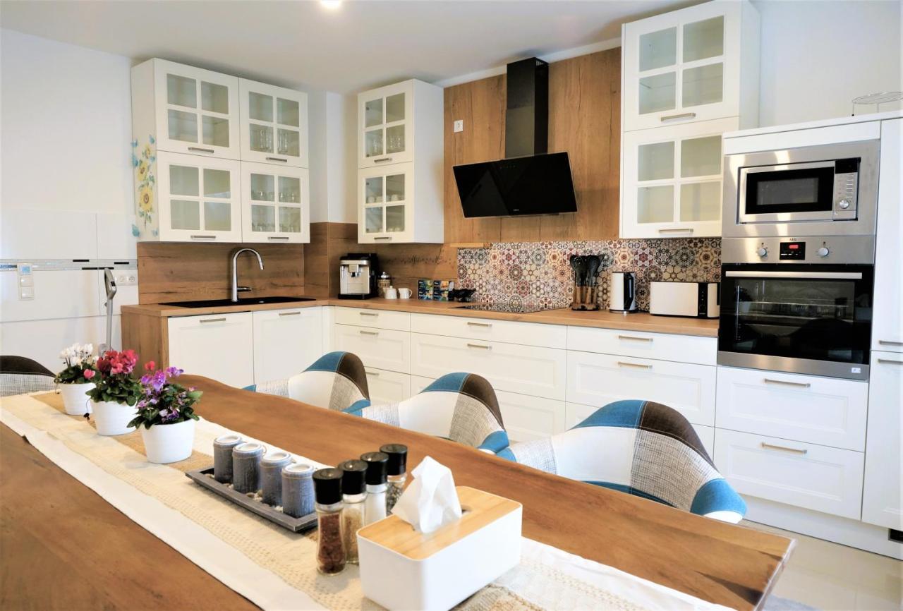 Mein Apartment Flowers Mit Kamin, Bis 10 Personen Frankenthal  Ngoại thất bức ảnh
