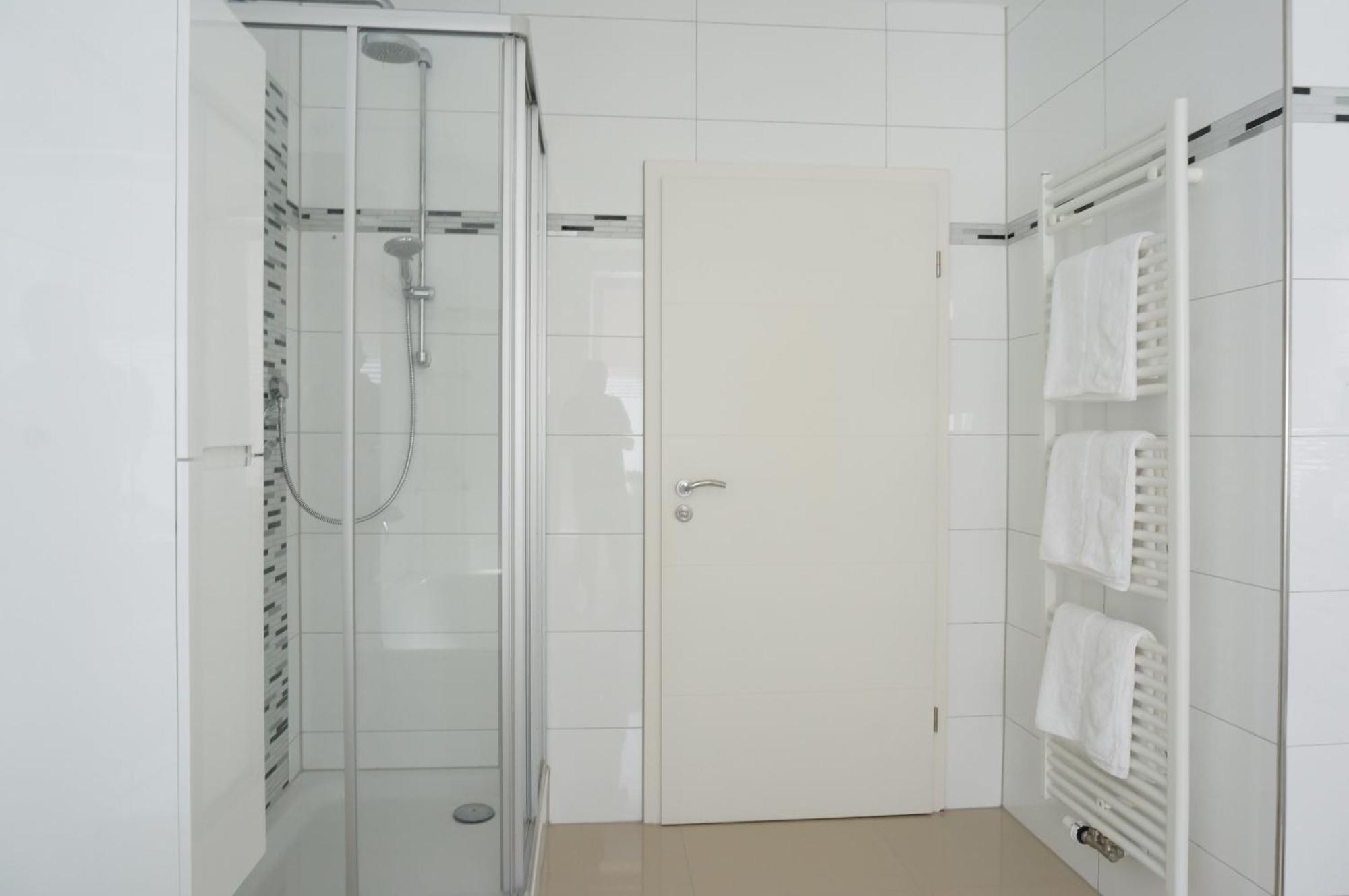 Mein Apartment Flowers Mit Kamin, Bis 10 Personen Frankenthal  Ngoại thất bức ảnh